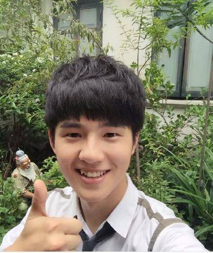 刘昊然谭松韵恋情曝光 揭秘刘昊然惊人家庭背景