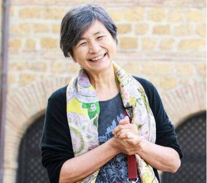 郑佩佩年轻时候的照片惊艳动人 揭其离婚内幕