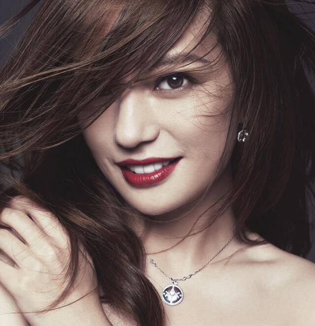 赵薇演过的电视剧有哪些 丈夫探班撞床戏超囧