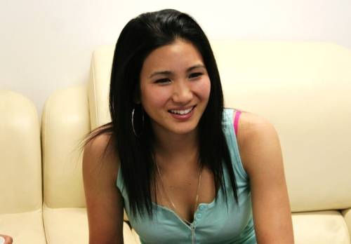 原子鏸钢管舞险走光 郑佩佩女儿子鏸演绎慰安妇