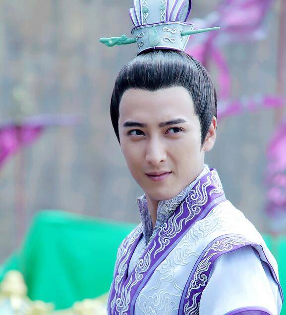 应昊茗韩栋撞脸对比照 应昊茗和韩栋是什么关系