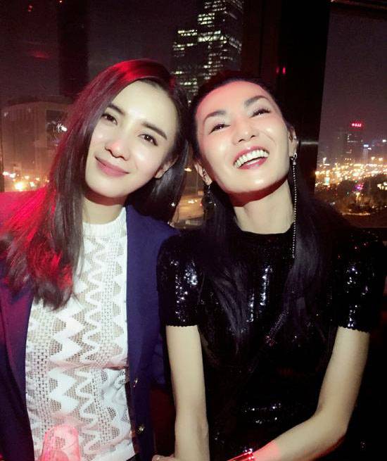 宋佳的胸被胡军捏 宋佳为上位与刘蓓老公偷情