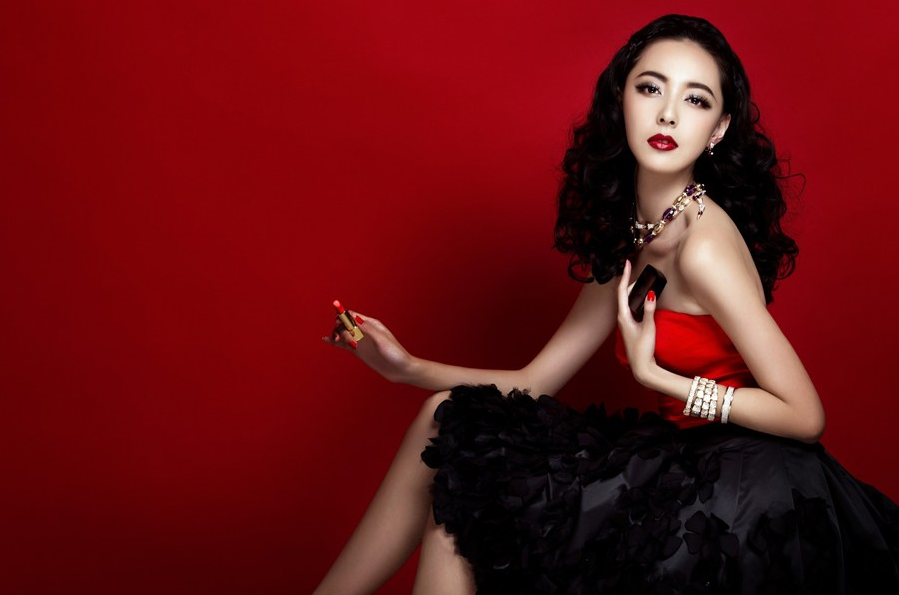 米露个人资料大揭秘 米露脸上有疤是怎么回事