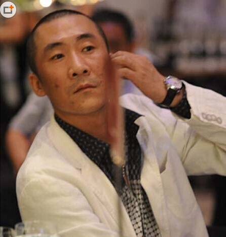 殷旭微博晒与章子男合影庆周年日 殷旭个人资料