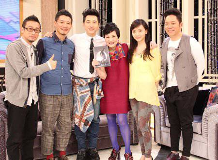 柯震东爸爸柯耀宗满脸是血 因喝醉酒摔破嘴唇