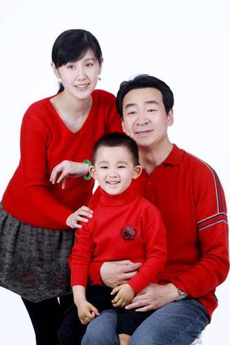 揭秘《情深深》赵薇爹寇振海老婆李婷资料