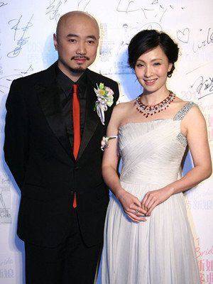 徐峥牵手陶虹漫步于巴厘岛 徐峥个人资料大揭秘