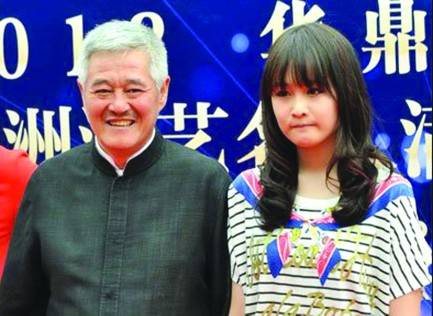 赵本山年龄多大 赵本山女儿遗传好基因变网红