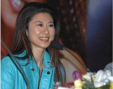 叶倩文个人资料 称林子祥是好老公后妈角色难当