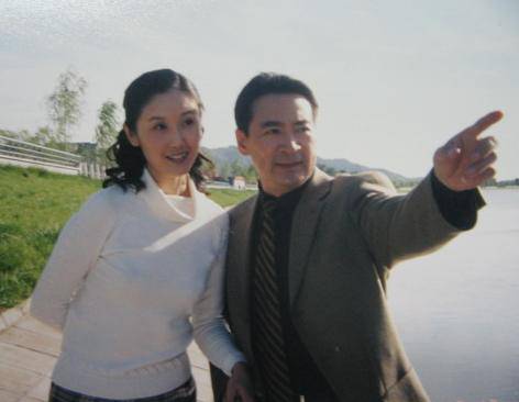 揭秘《情深深》赵薇爹寇振海老婆李婷资料