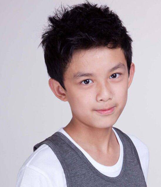 小童星吴磊蒋依依恋爱 称初给了对方