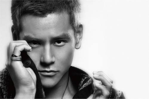 彭于晏整容前后对比照 居然相差这么大