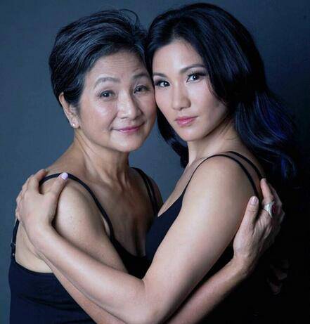 郑佩佩年轻时候的照片惊艳动人 揭其离婚内幕