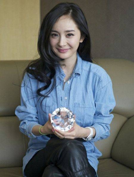 杨幂被潜规则全图遭曝光 第一次被 潜 很难过