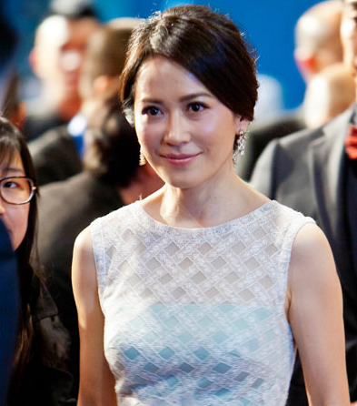 王菲红唇照撞脸俞飞鸿 网友惊呼 傻傻分不清