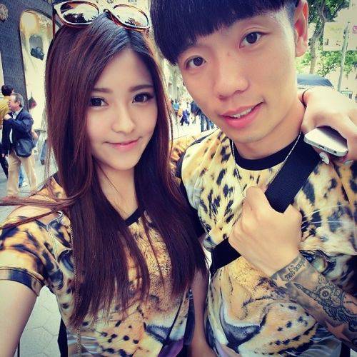 张稀哲女友袁雅婷资料 张稀哲爱心手势示爱女友