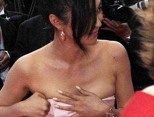 郑希怡掉抹胸图片 郑希怡个人资料