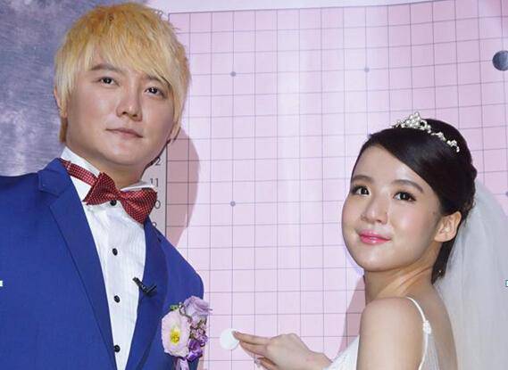 阿沁与F奶李汶静蜜会被拍 男女主角大方承认恋情