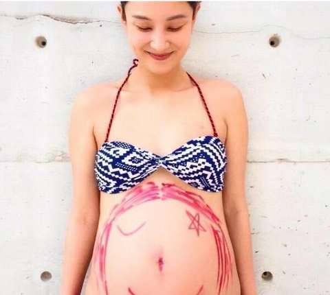 郑希怡掉抹胸图片 郑希怡个人资料