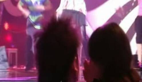 张含韵陪人睡觉照片外泄 张含韵男朋友被曝光