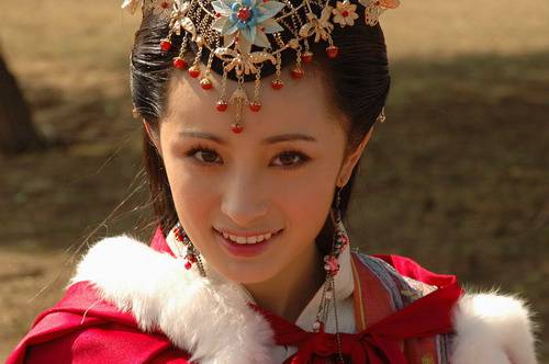 杨幂被潜规则全图遭曝光 第一次被 潜 很难过