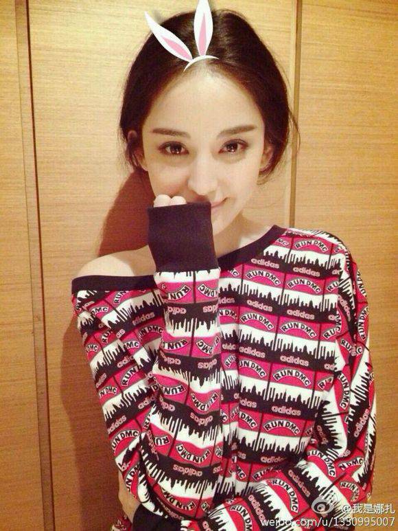 娜扎被曝美空陪睡虚报年龄 娜扎个人资料身高