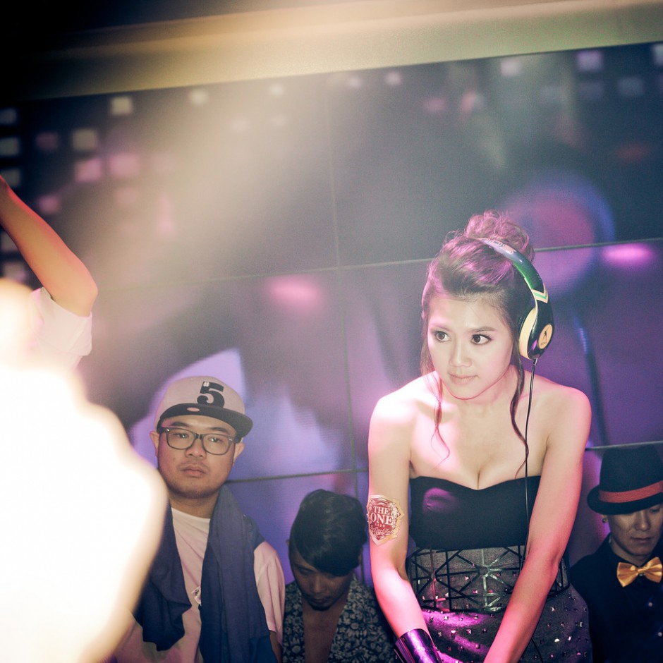 周秀娜激情吻戏 自爆拍床戏起反应