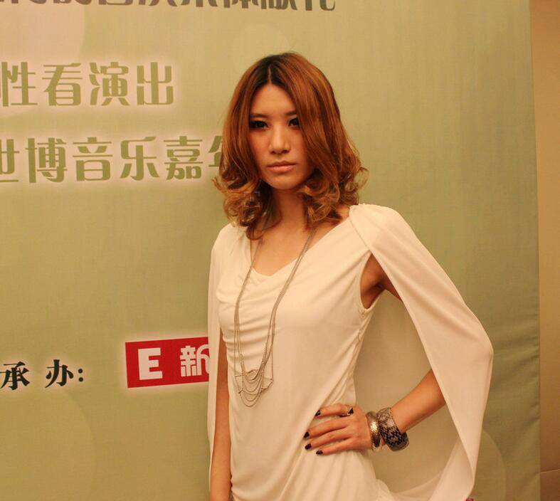 尚雯婕整容过度脸发僵 网友惊呼惨不忍睹