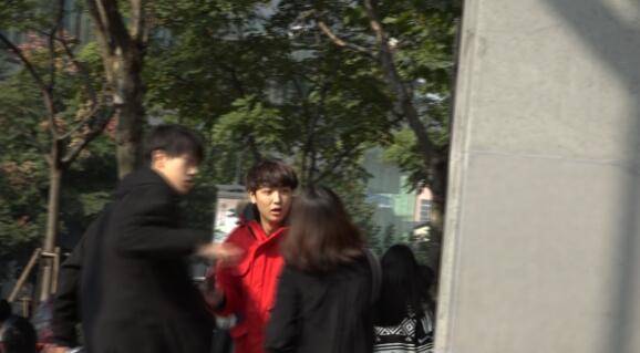 抓包男友与同性亲热 出柜男撞脸张艺兴