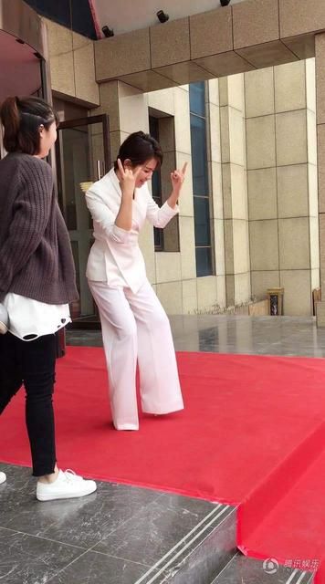 刘涛录节目画风突变摇滚模式展反差萌