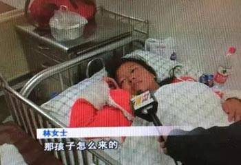 女孩晕倒后生下女婴 女孩称不知道怀孕