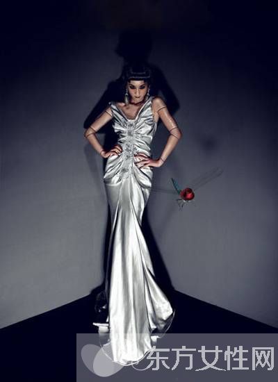 黄圣依杨子机场拥吻 小三为何如此猖獗