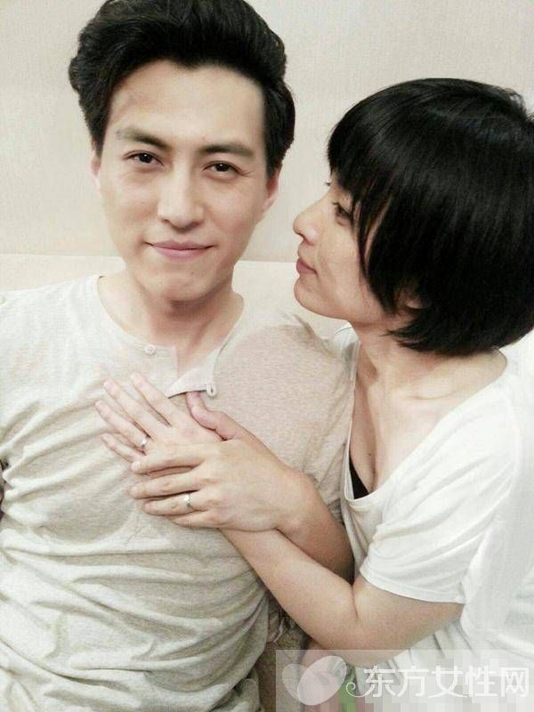 演员靳东家庭背景 靳东李佳结婚照