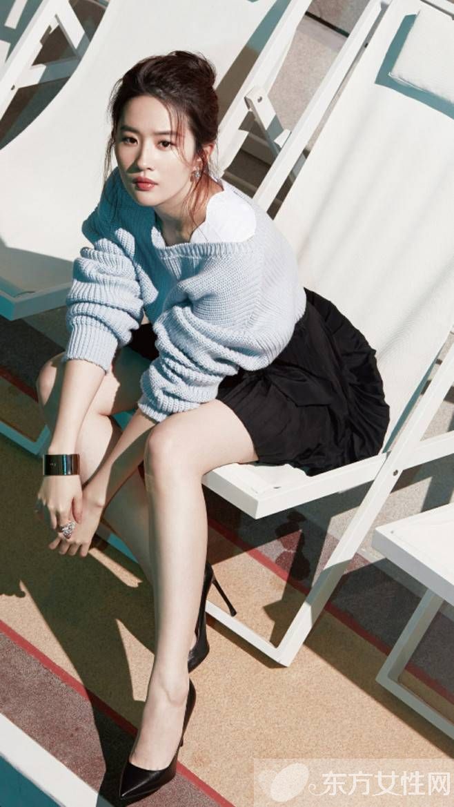 揭刘亦菲干爹陪睡真相 15岁被遭性侵至堕胎