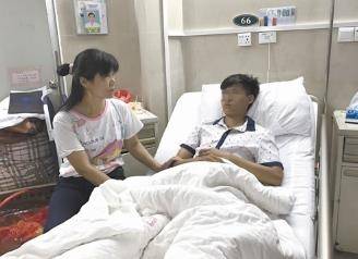 新生被军训教官踢裂睾丸 校方 一定妥善处理此事