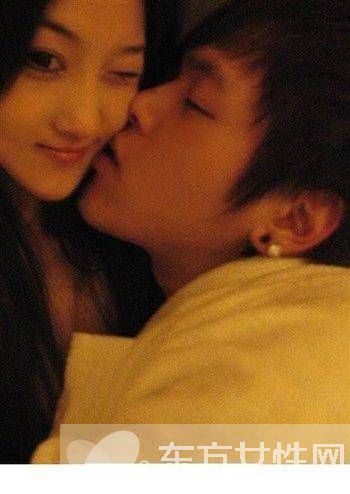 张馨予坐台是真的 张馨予发小现身说明“坐台照”缘起