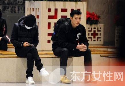 王宝强新助理曝光 不仅帅气还是个小鲜肉