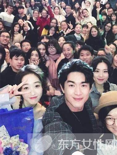 蒋梦婕林更新疑恋情曝光 书法调情终日缠绵