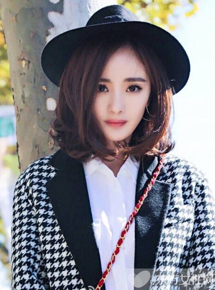 杨幂发际线被吐槽 遭到网友吐槽这是要秃头的节奏