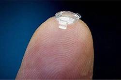 人类将不再需要眼镜 他要永远消灭眼镜和隐形眼镜