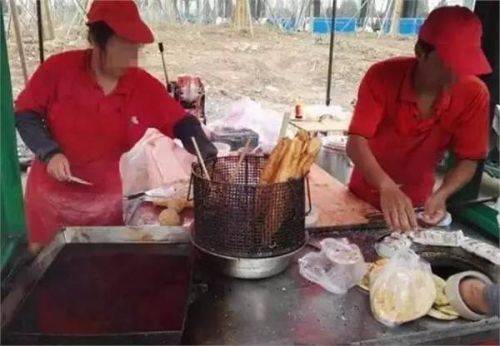 大叔卖早点月入2万 买房又买车秒杀白领