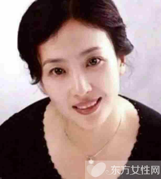 刘亦菲妈妈年轻照片 刘亦菲个人资料