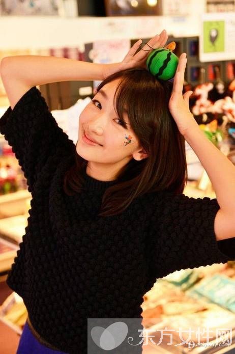 周冬雨割双眼皮是真的吗 好多被网友误认为是贴的