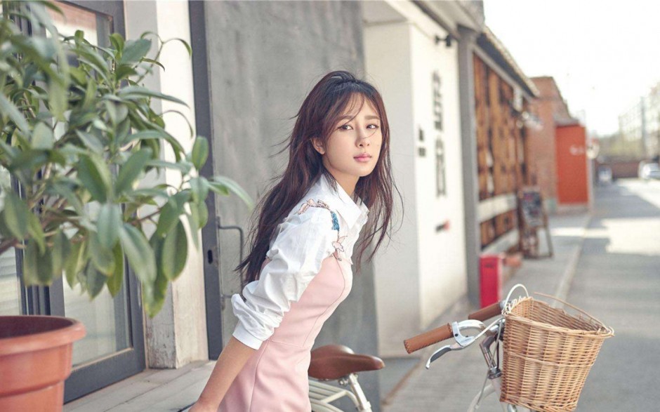 秦俊杰个人资料曝光 秦俊杰杨紫微博公开恋情