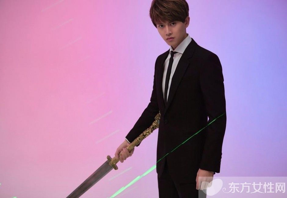 任嘉伦女朋友是谁 微博公布相恋5年的女生竟然是她