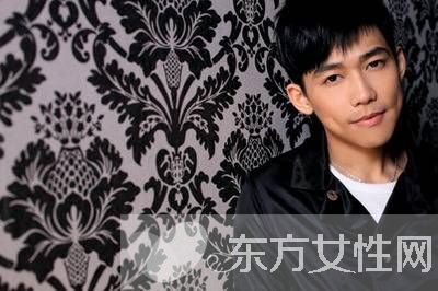 苏醒李炜事件 女友被睡还拍裸照托奶哥被打