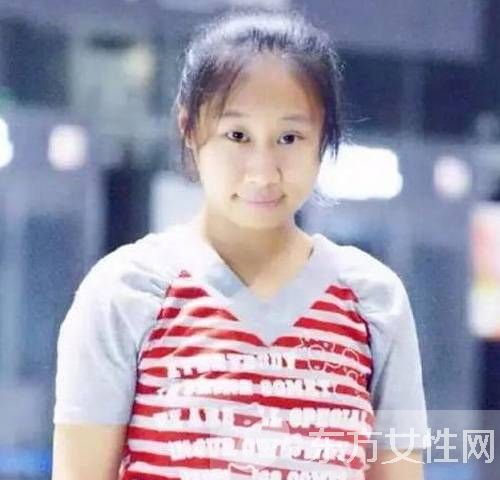 虹桥一姐走红开直播捞金 家人支持她辍学