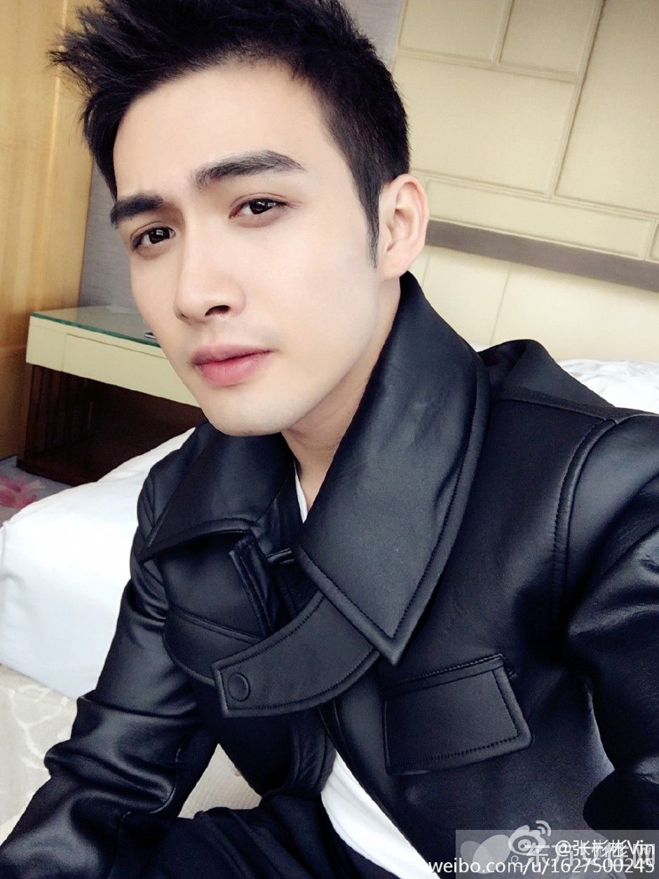 张彬彬年龄身高遭扒 家庭背景曝光父亲帅气逼人
