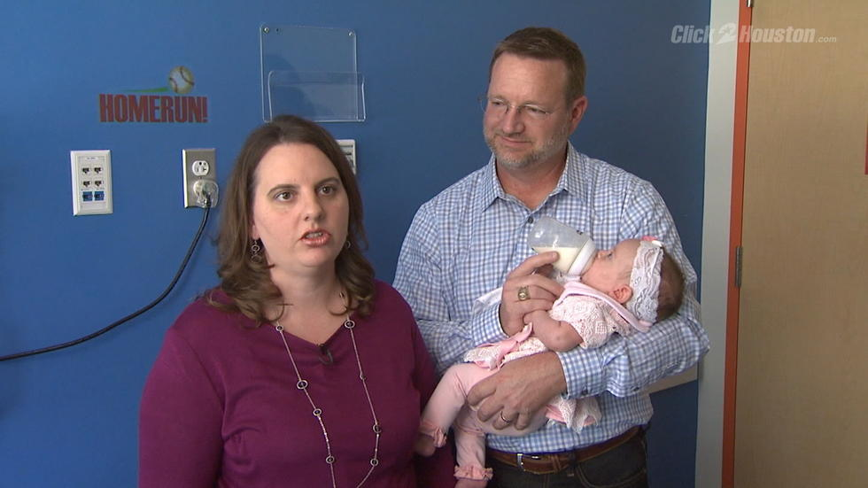 胎儿23周被取出子宫 手术后放回32周健康出生