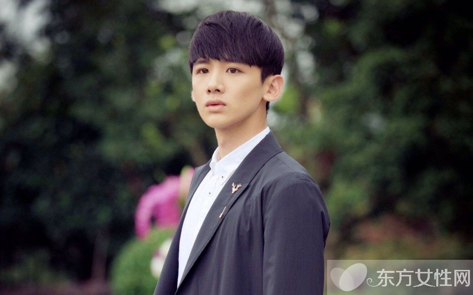 白敬亭整容对比照 白敬亭自曝初吻经历